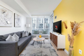 Vibrant 4 Bed Condo Rogers Centre Free Parking